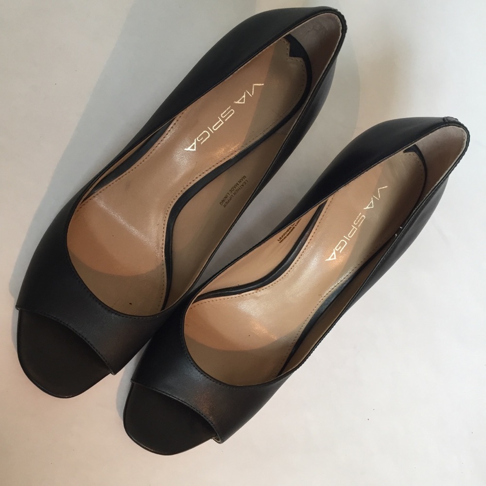 Via Spiga peep toe pump.